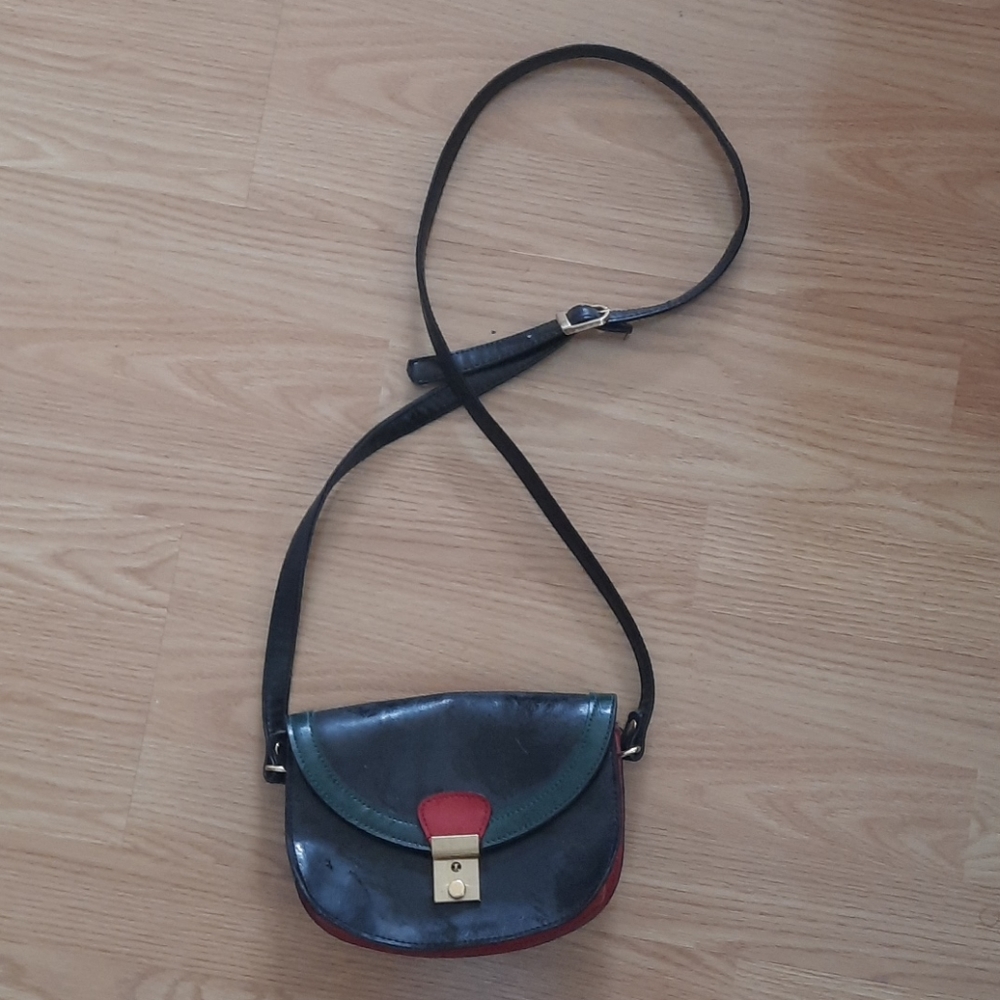 Satchel‎